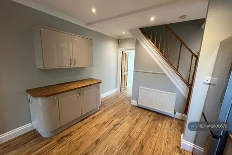 3 bedroom detached house to rent, Blagdon Road, New Malden, KT3