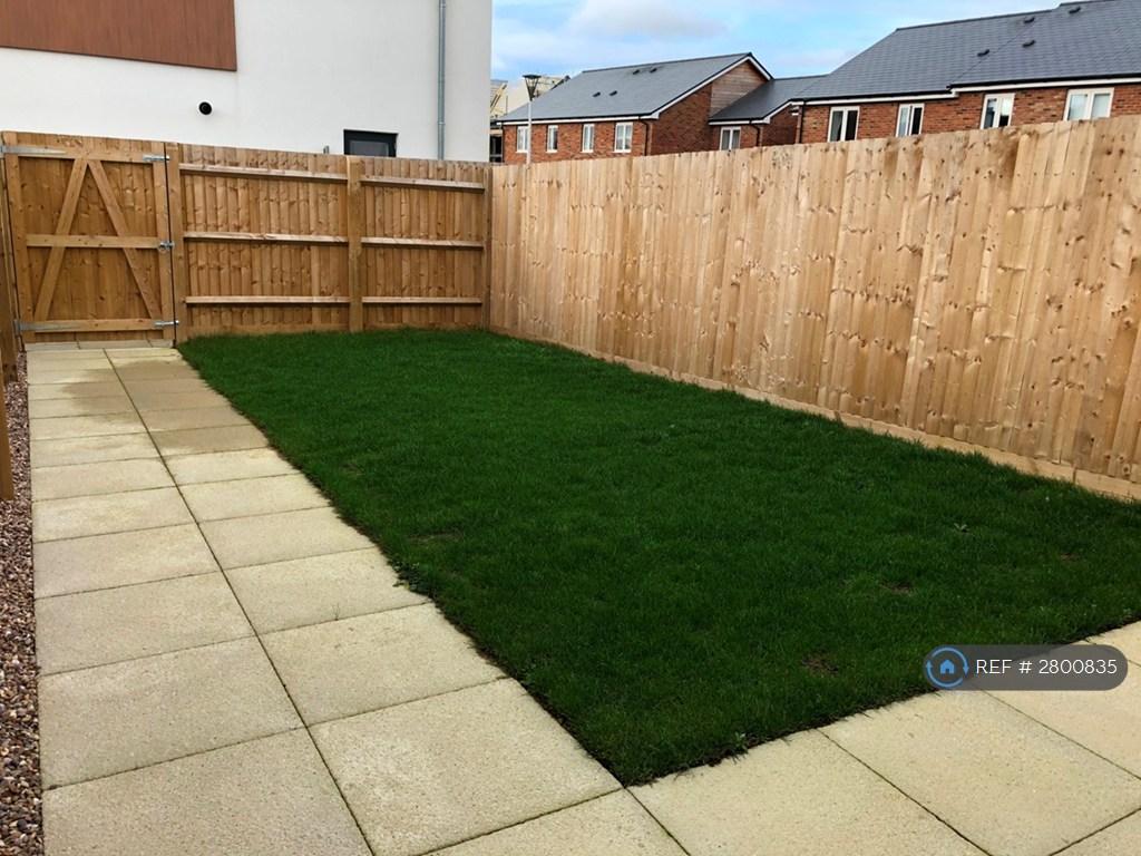 Garden With Rear Gate Access