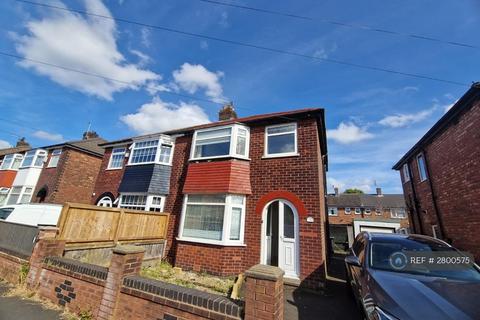 3 bedroom semi-detached house to rent, Grayson Road, Little Hulton, Manchester, M38