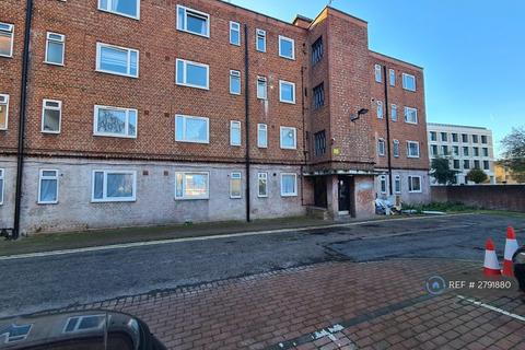 3 bedroom flat to rent, Francis House, London, N1