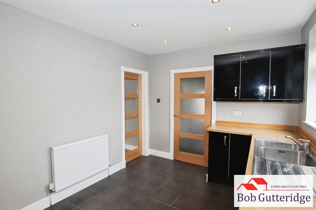 Fitted kitchen / diner