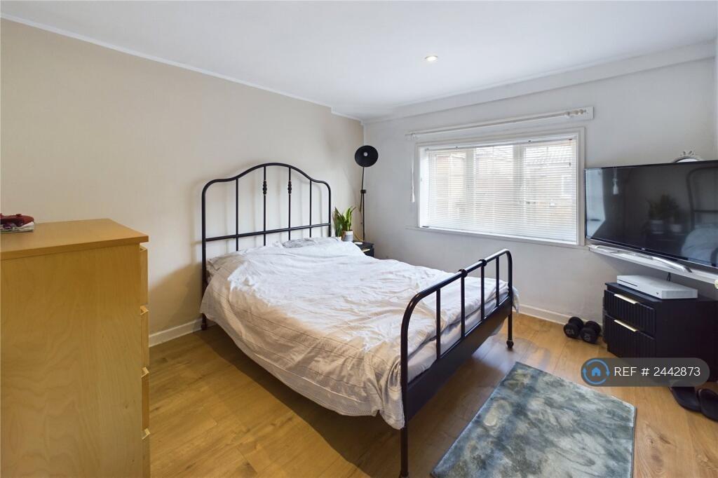 Bedroom1 - Pic2