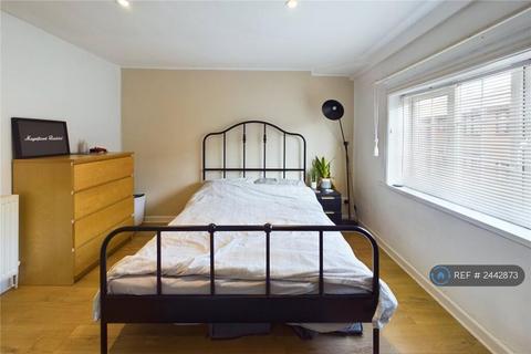 undefined, Kennet Place, Newbury, RG14