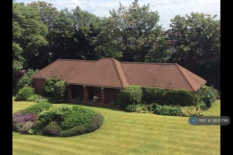 2 bedroom flat to rent, Upper Richmond Road West, London, SW14