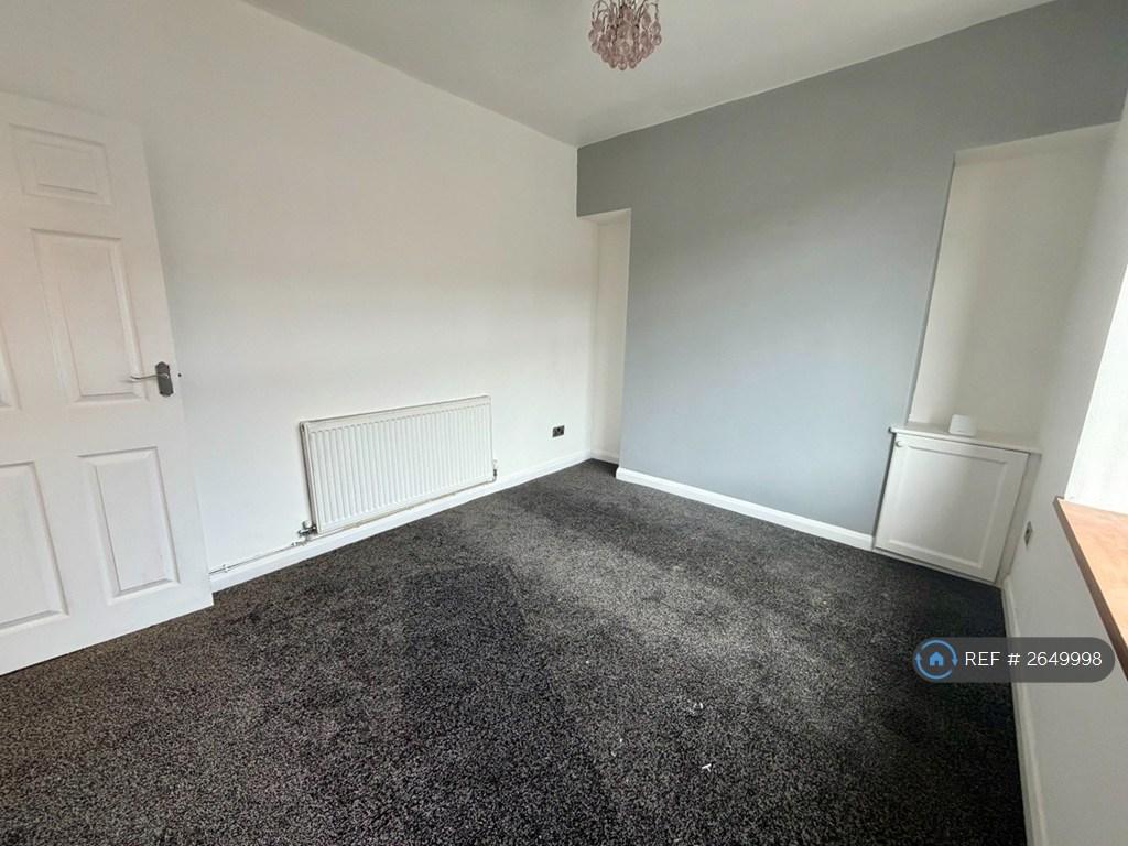 Front Room / Bedroom 4