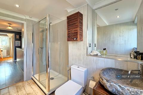 3 bedroom maisonette to rent, Moore Walk, London, E7