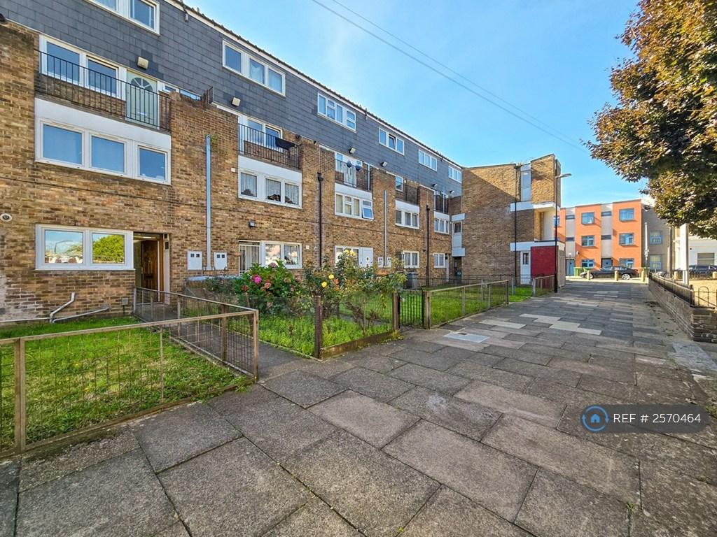 5min Walk From Station