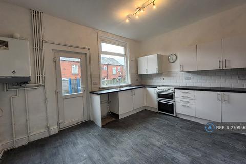 2 bedroom terraced house to rent, Parkfield Road, Bolton, BL3