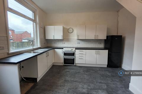 2 bedroom terraced house to rent, Parkfield Road, Bolton, BL3