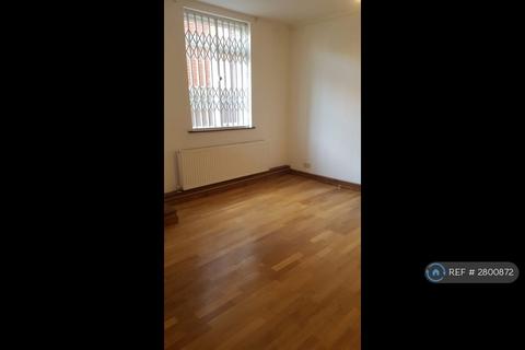 3 bedroom flat to rent, Vale Road, London, N4