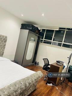 undefined, Great West Road, Brentford, TW8