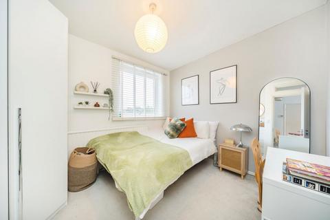 2 bedroom flat to rent, Lower Richmond Road, London SW15