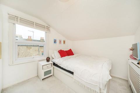 2 bedroom flat to rent, Lower Richmond Road, London SW15