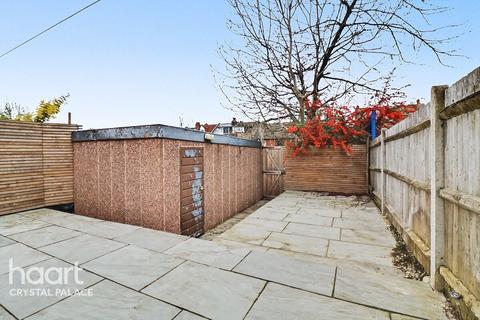 3 bedroom end of terrace house for sale, Melvin Road, LONDON