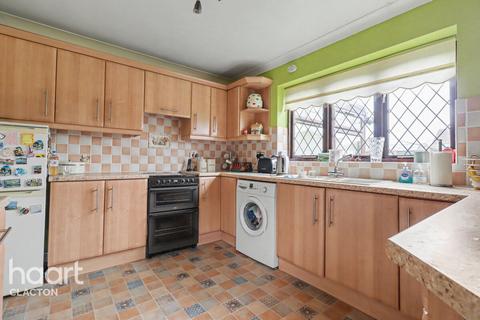 3 bedroom detached bungalow for sale, Saxstead Drive, Clacton-On-Sea