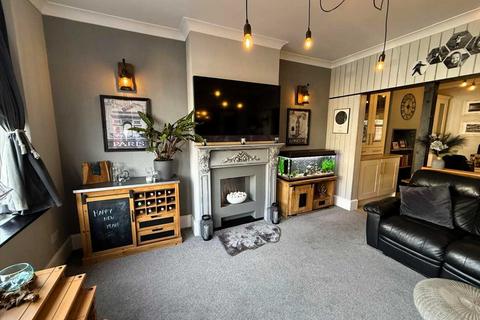 3 bedroom terraced house for sale, Lamorna Avenue, Gravesend