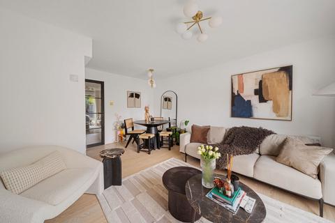 2 bedroom terraced house for sale, Pennington Way, London SE12