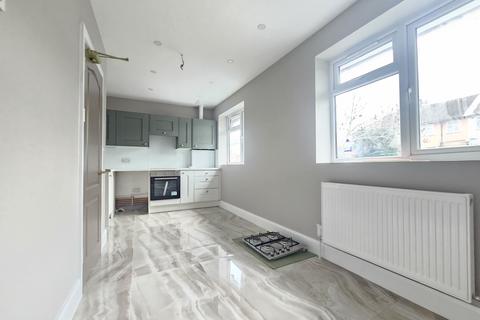 1 bedroom flat to rent, Wenlock Road, Edgware HA8
