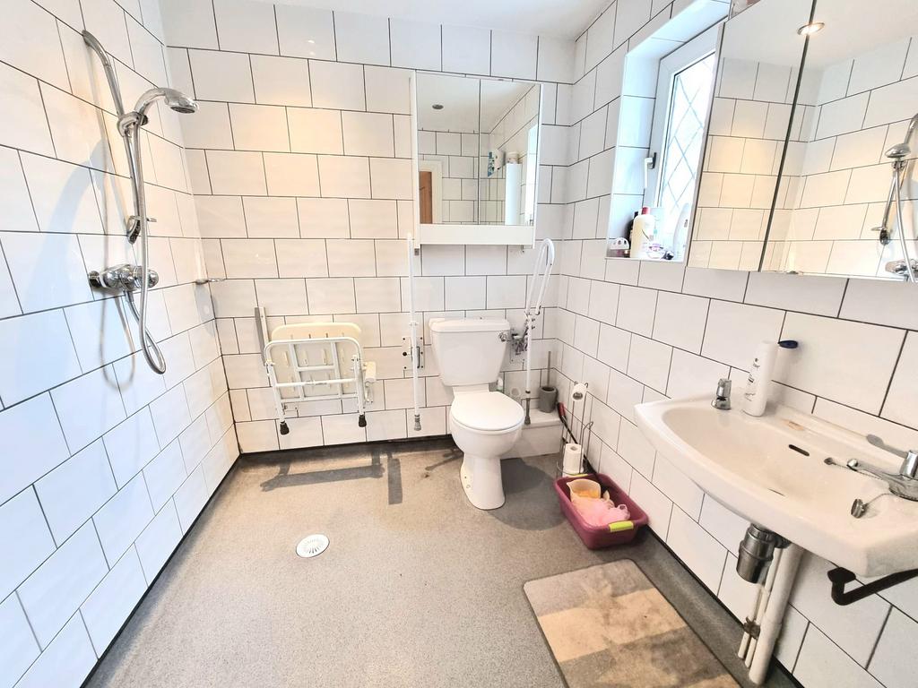 Downstairs Wet Room
