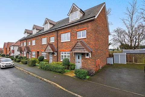 4 bedroom end of terrace house for sale, Bramling Way, Rainham