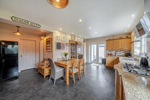 4 bedroom detached house for sale, Mount Park Avenue, South Croydon