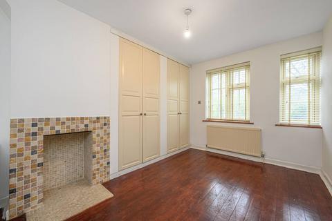 2 bedroom maisonette to rent, Addison Way, Hampstead Garden Suburb, London, NW11