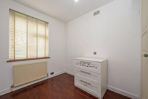2 bedroom maisonette to rent, Addison Way, Hampstead Garden Suburb, London, NW11