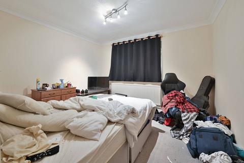 3 bedroom terraced house for sale, Kemp Place, Bushey, WD23