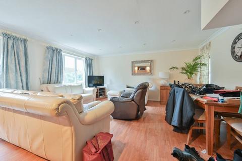 Kemp Place, Bushey, WD23