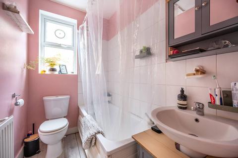 2 bedroom flat for sale, Mersey Road, Lloyd Park, London, E17