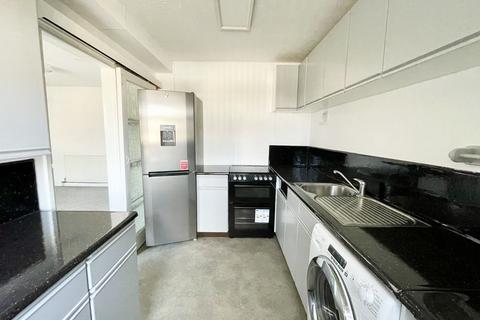 2 bedroom apartment for sale, Victoria Road, Netley Abbey, SO31