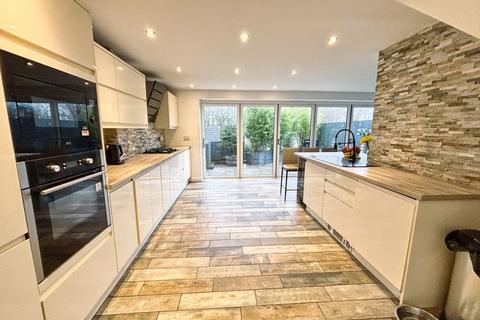 5 bedroom detached house for sale, 4 Bryn Dryslwyn, Broadlands, Bridgend CF31 5BT