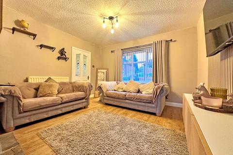 2 bedroom semi-detached house for sale, Crew Road, Wednesbury