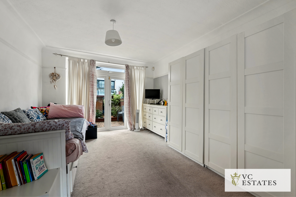VC Est-44 Wood End Road, Harrow-3