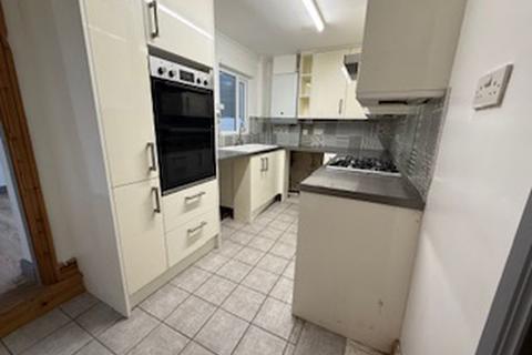 2 bedroom terraced house to rent, Co-Operative Street, Shildon