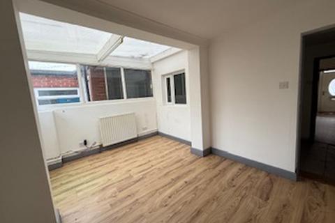 2 bedroom terraced house to rent, Co-Operative Street, Shildon