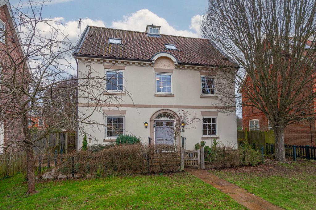 5 Bedroom Detached Home For Sale