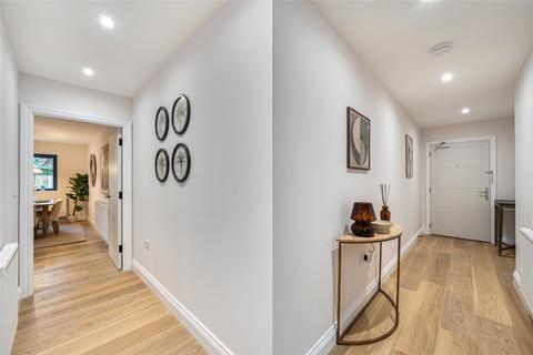 undefined, Carlton Road, Surrey GU21