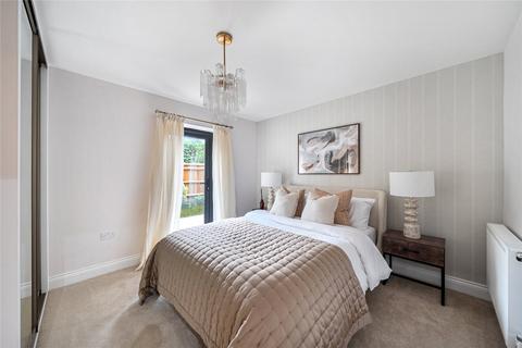 undefined, Carlton Road, Surrey GU21
