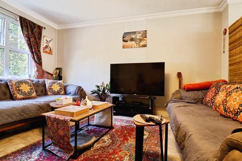 3 bedroom semi-detached house for sale, De Havilland Road, Cardiff