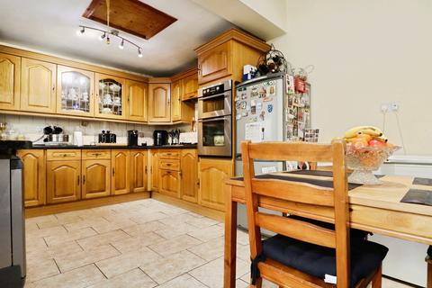 3 bedroom end of terrace house for sale, Habershon Street, Cardiff