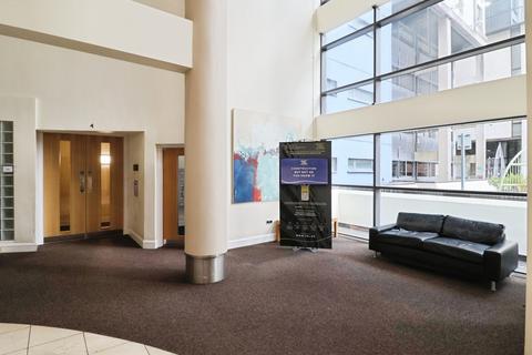 3 bedroom flat for sale, Landmark Place, Cardiff