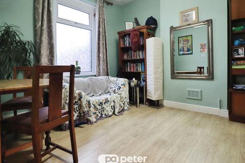 2 bedroom flat for sale, Cecil Street, Cardiff