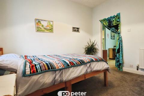 2 bedroom flat for sale, Cecil Street, Cardiff