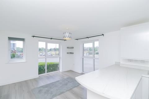 2 bedroom ground floor flat for sale, Heol Finch, Barry