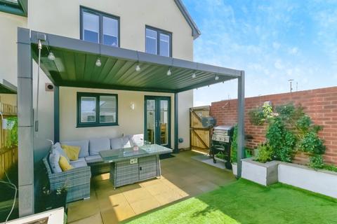 3 bedroom end of terrace house for sale, Cory Way, Barry