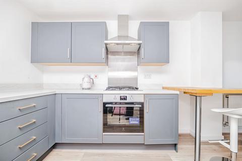 4 bedroom townhouse for sale, Ffordd Wallace, Barry