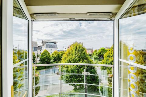 2 bedroom flat for sale, Heol Cilffrydd, Barry