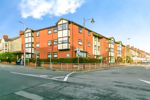 2 bedroom flat for sale, Wyndham Street, Barry