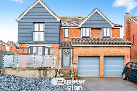 6 bedroom detached house for sale, Rhodfar Mor, Rhoose, BARRY